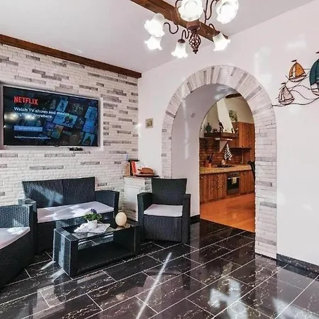 House With A Swimming Pool - 25271 بيت للعطل *