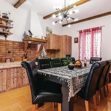 House With A Swimming Pool - 25271 بيت للعطل